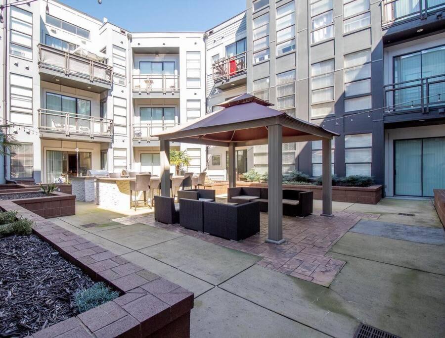 Luxury Apartment Wifi, Gym, Pool, Shops & Food! Unit 329 Charlotte Esterno foto
