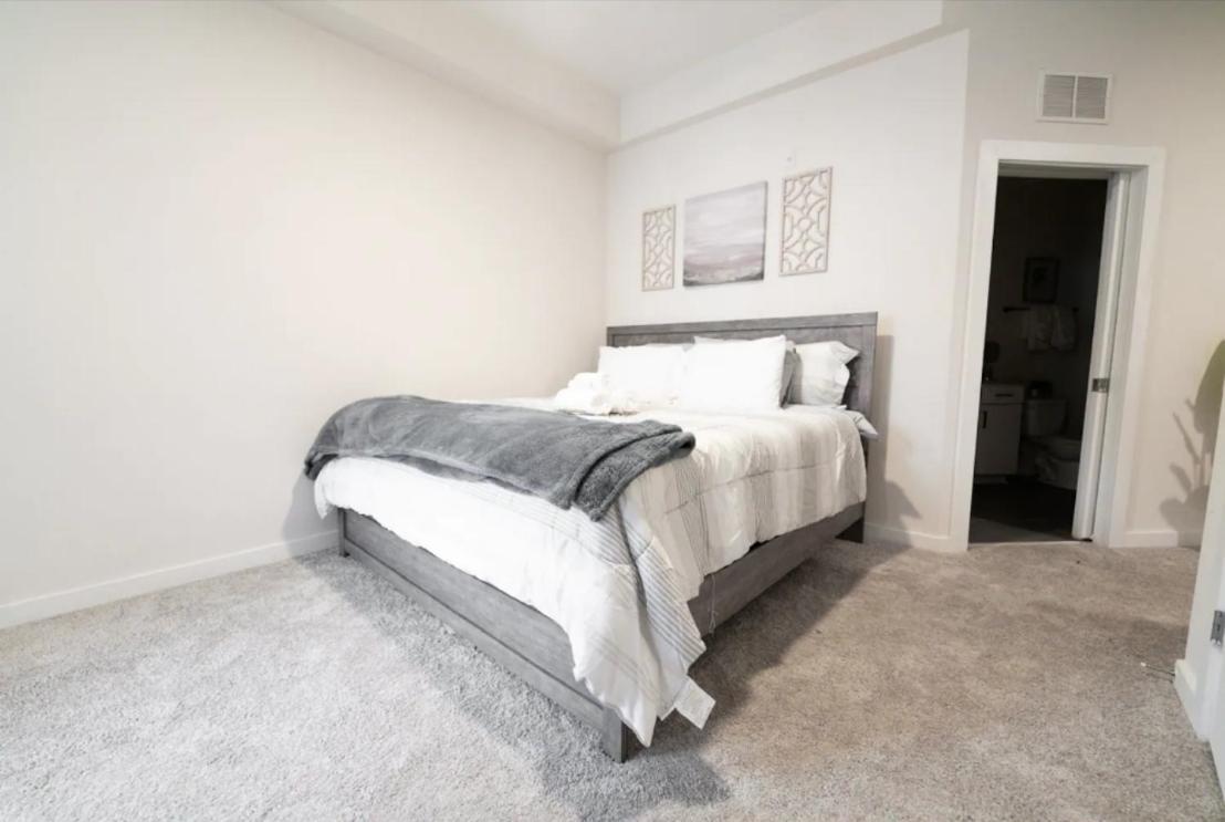 Luxury Apartment Wifi, Gym, Pool, Shops & Food! Unit 329 Charlotte Esterno foto