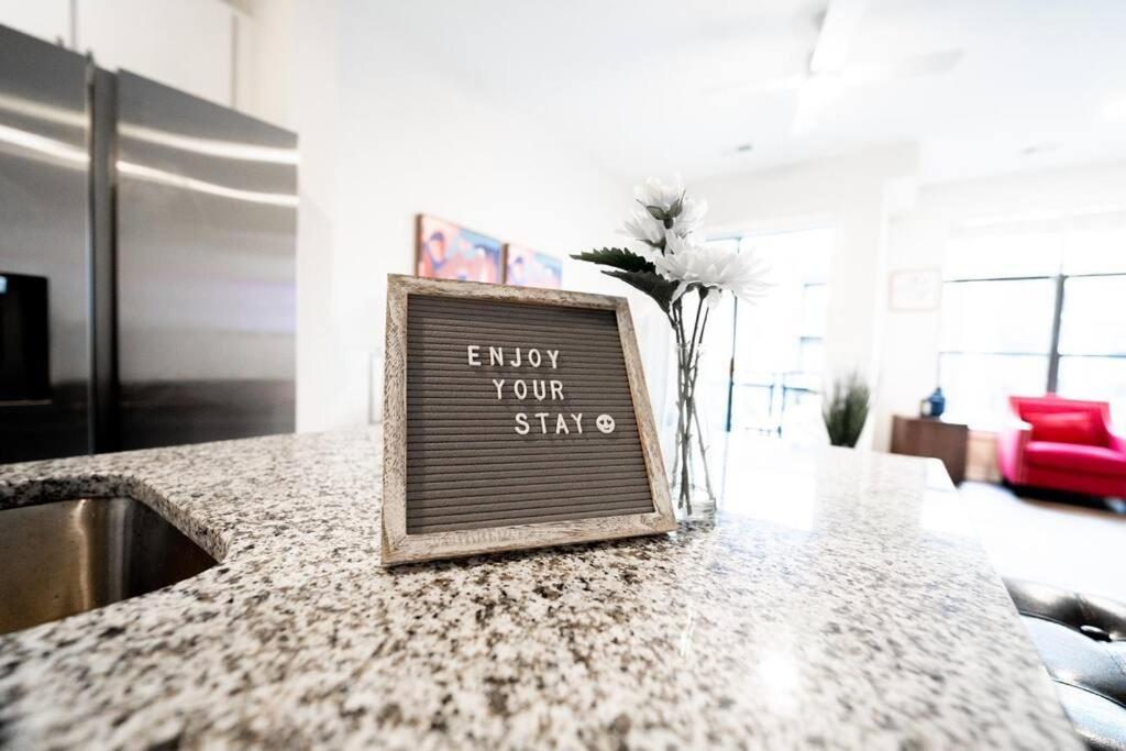 Luxury Apartment Wifi, Gym, Pool, Shops & Food! Unit 329 Charlotte Esterno foto